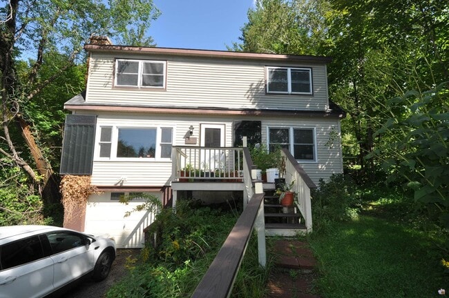 Photo - 293 Barnumville Rd