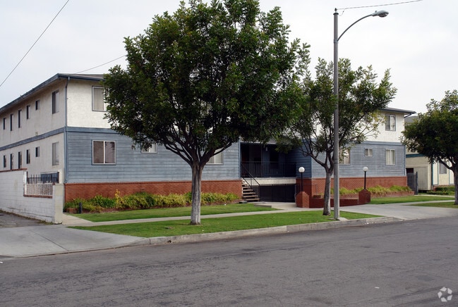 Building Photo - Stepney Apts