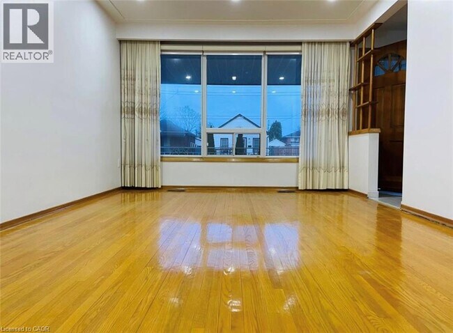 Photo - 14 Adair Ave S