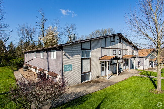 Logan Road Apartments - Logan Road Apartments