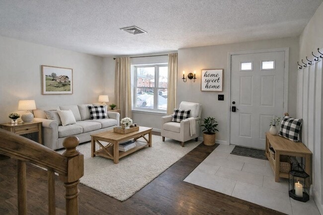 Photo - 107 Franklin, 4