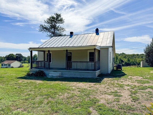 Building Photo - 2bed/1bath Fluvanna Cottage