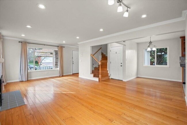 Photo - 18500 Crest Ave