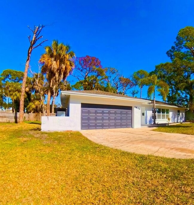 Photo - 1649 North Dakota Ave NE