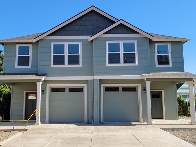 Front View - 10708 SE 29th Ave Townhome