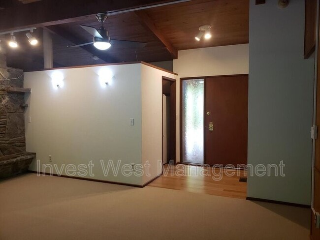 Photo - 5916 NW Bernie Dr