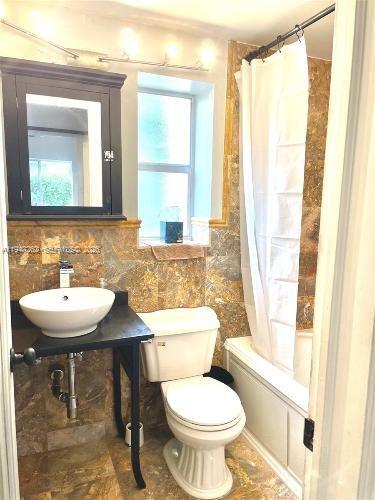 Photo - 717 NE 16th Ave Unit 717A