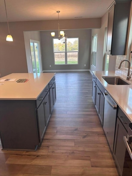 Photo - 2027 Aerotrain Ct N