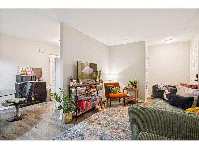 Photo - 3513 Emerson Ave S