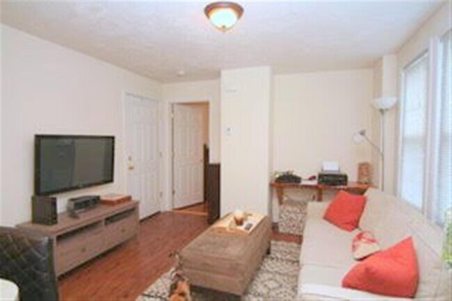 Photo - 389 Columbia St Unit 3