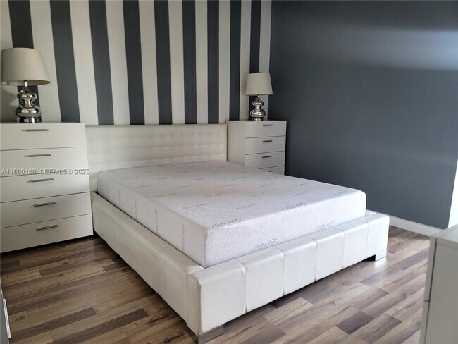 Photo - 151 SE 1st St Unidad PH11