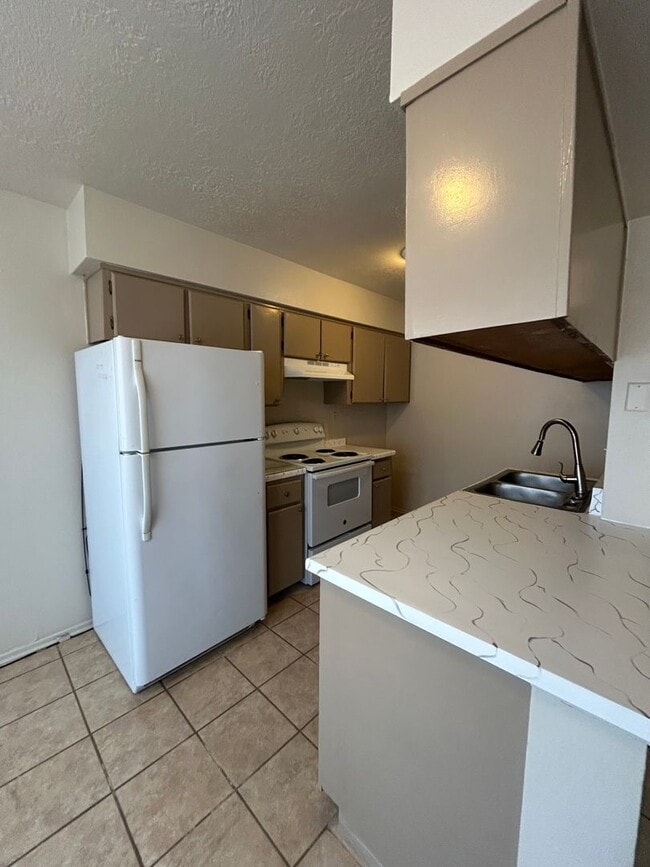 2 bed 1 bath - 2 bed 1 bath House
