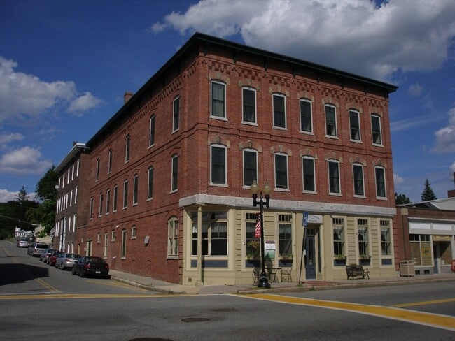 Building Photo - 25 Main St Unit 3A