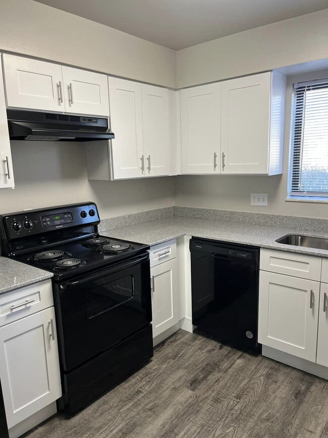 Photo - Blackhawk Apartments