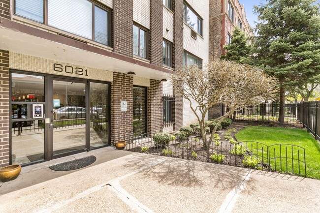 Photo - 6021 N Winthrop Ave