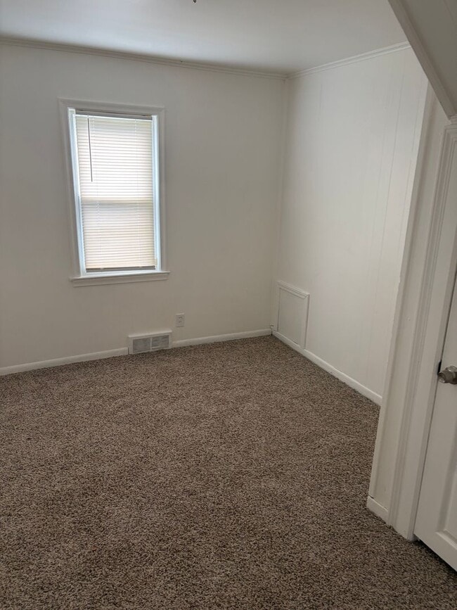 Photo - Renovdated 3 bedroom, 1 bathroom bungalow
