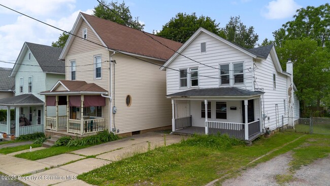 Photo - 121 Throop St