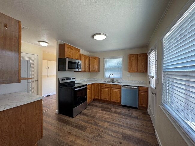 Photo - 1205 Aspen Ave