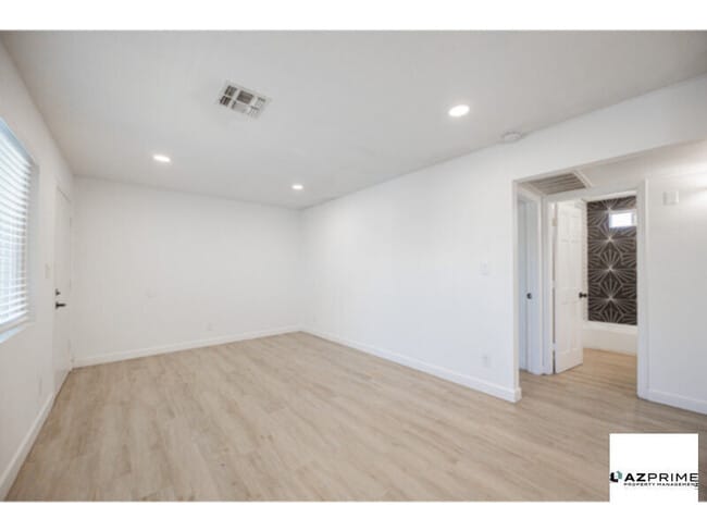 Photo - FREE FIRST MONTH'S RENT MOVE-IN SPECIAL! Charming 2/1 Phoenix Condo!