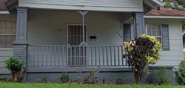 Building Photo - BACK ON THE MARKET Rental