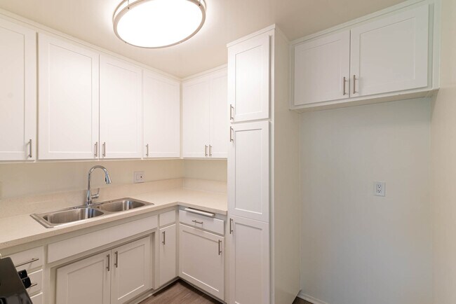 Applewood Apartments