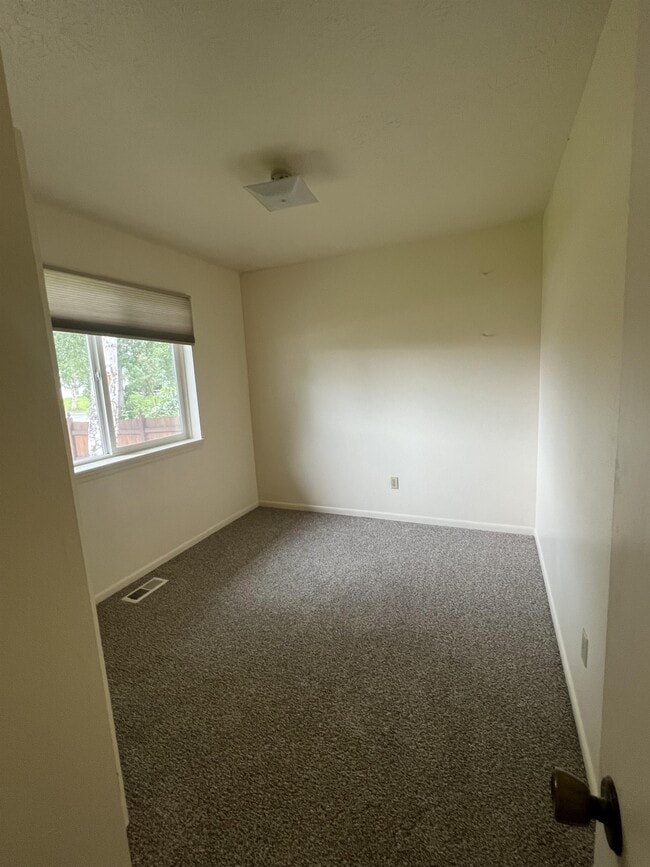 Photo - 617 W Fern Ave