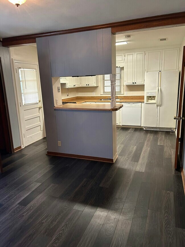 Photo - 2501 Robin Hood Dr