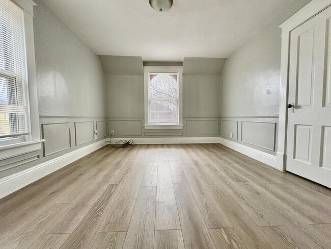 Photo - 108 E 6th St Unit APT 2