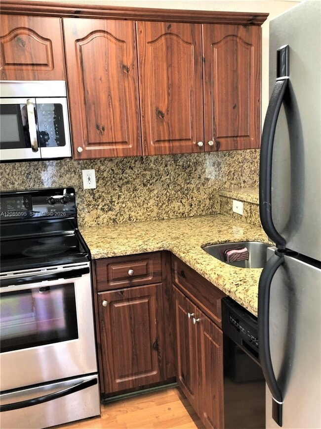 300 Madeira Ave Unit 304