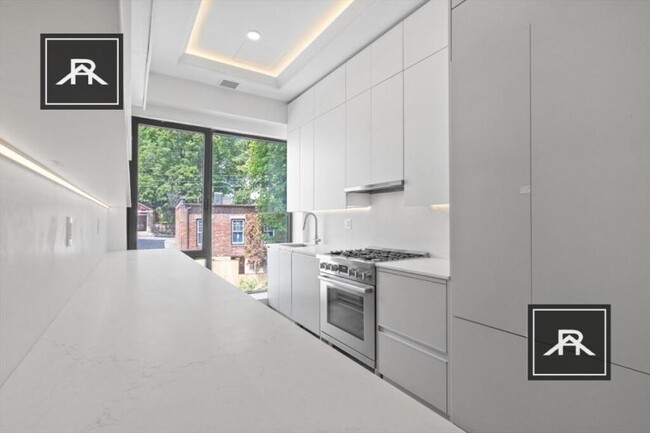 4 bedroom in Brookline MA 02446 - 4 bedroom in Brookline MA 02446 Condo Unit PH1