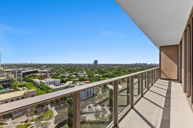 Building Photo - 2678 Tigertail Ave Unit 1605