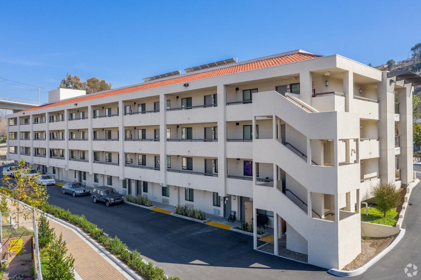 Parte posterior del edificio - Zephyr