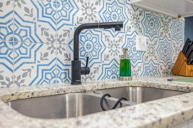 Photo - 7508 Carolyn Ave