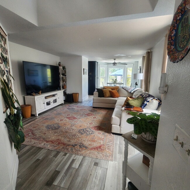 1627 Satellite Dr