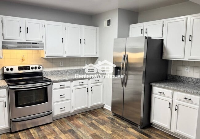 Photo - 6435 Williams St