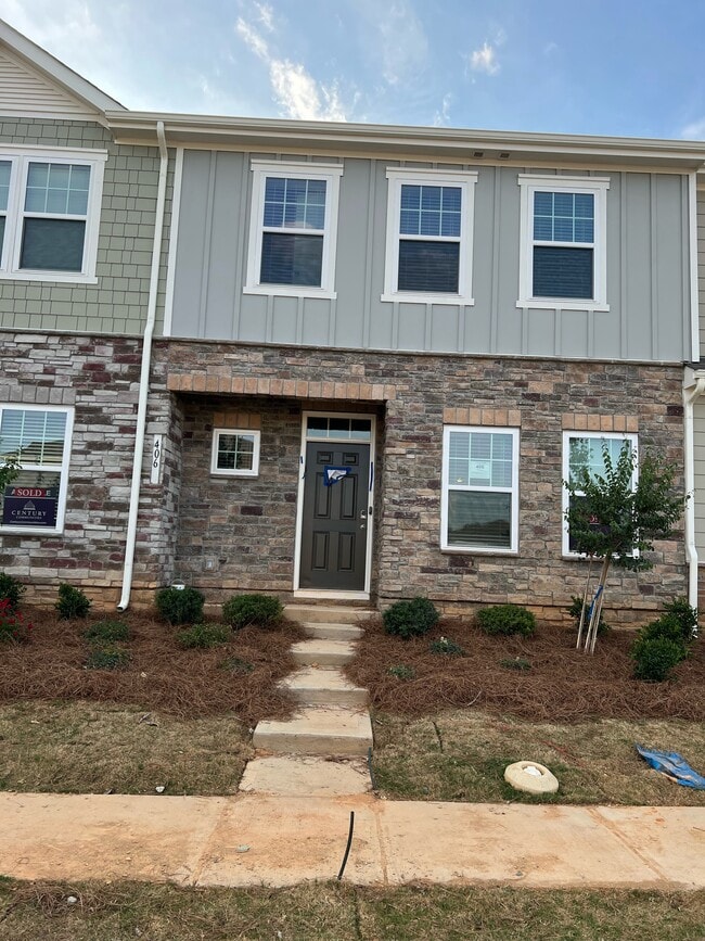 Photo - 406 Sagecroft Ln Townhome