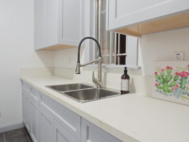 1654 W 37th St Unit 1654