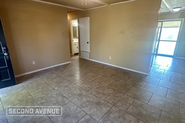 Photo - 10913 N McKinley Ave