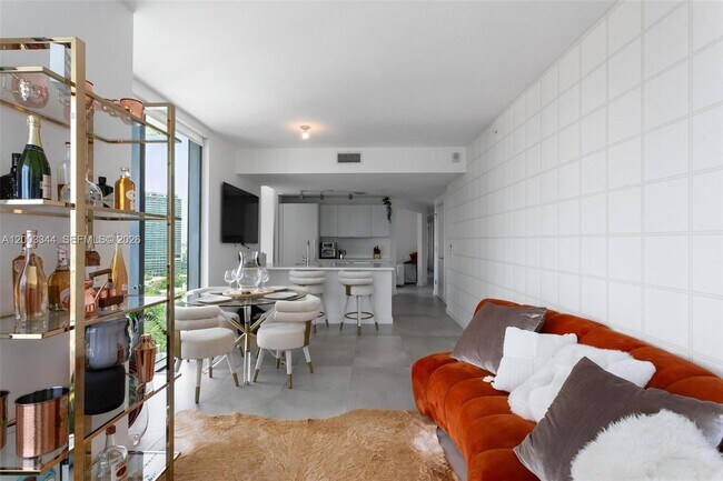 Photo - 501 NE 31st St Unidad 1508