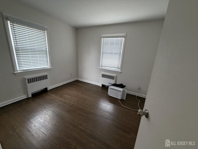 Photo - 2729 Woodbridge Ave