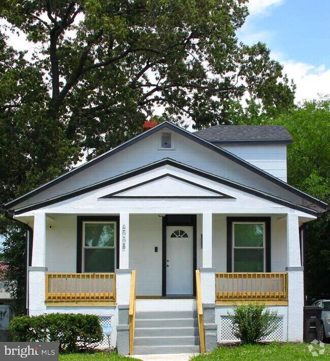 Building Photo - 6008 Addison Rd Rental