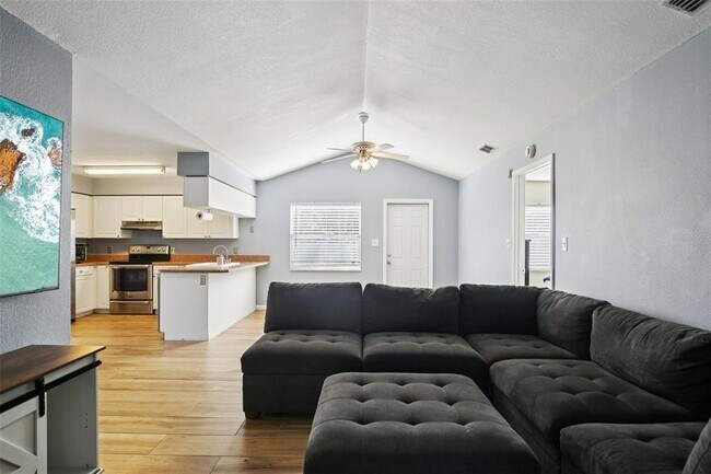 Photo - 3501 W Reynolds St