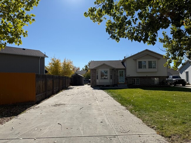 Building Photo - 462 W 660 S