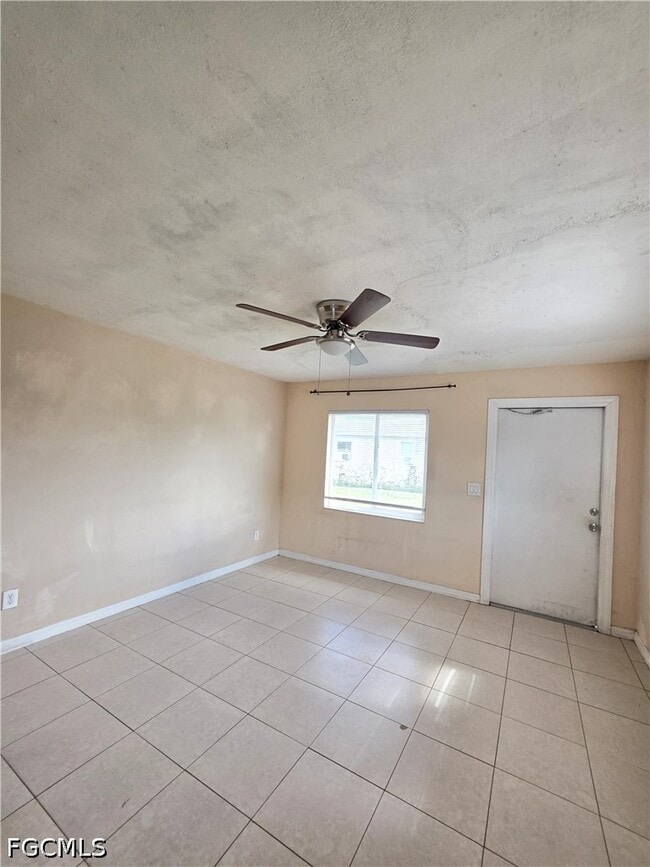 Photo - 5546 Sixth Ave