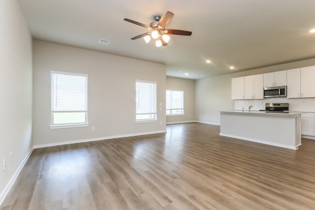Photo - 624 Levine Ct