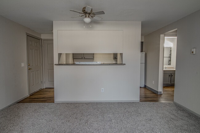 Photo - Phillippi Plaza