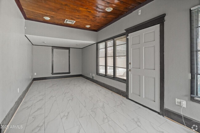 Building Photo - 122 N 9th Ave Rental