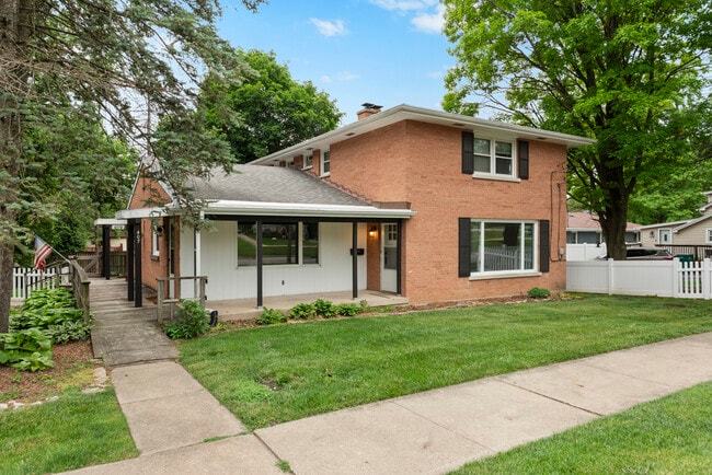Photo - 407 S Hamilton St Townhome