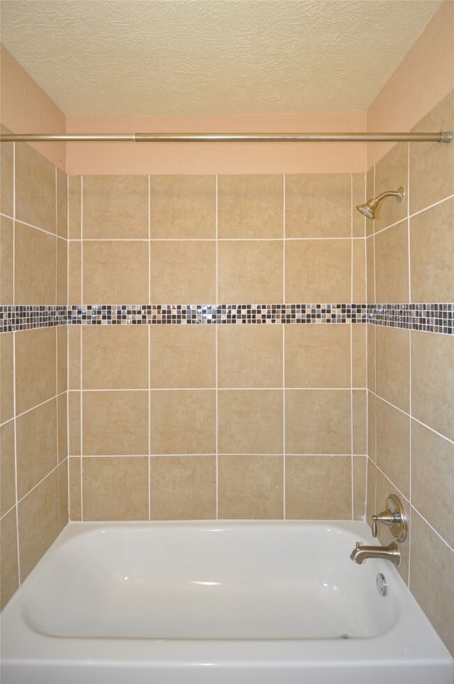 Photo - 4710 Pine St