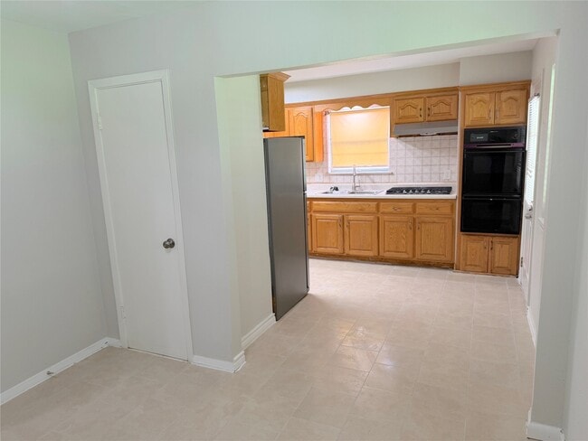 Photo - 534 Glenvale Dr